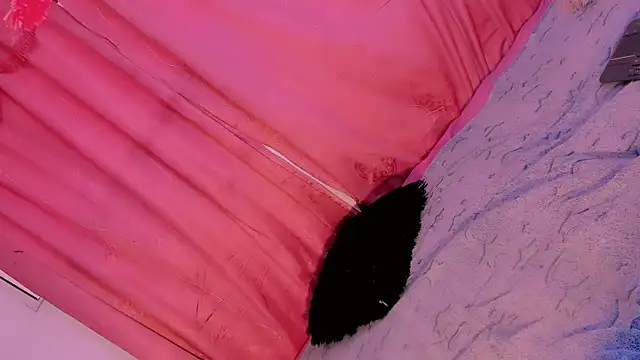 Mariana-ofc online show from November 2025 11:21:01 AM