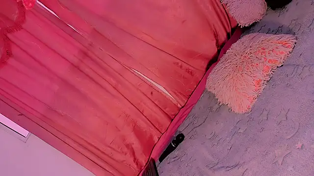 Mariana-ofc online show from November 2025 12:15:02 PM