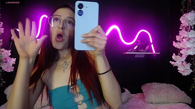 Snapshot of Hairydoll_ chatting on March 2025 12:10:01 AM Hairydoll online show from March 2025 12:10:01 AM