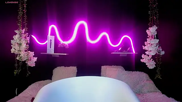 Snapshot of Hairydoll_ chatting on March 2025 01:52:02 AM Hairydoll online show from March 2025 01:52:02 AM