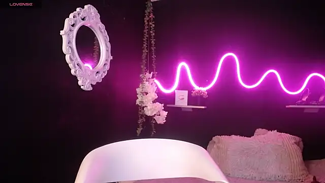 Snapshot of Hairydoll_ chatting on March 2025 11:12:02 PM Hairydoll online show from March 2025 11:12:02 PM