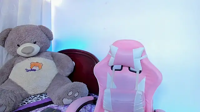 Snapshot of Hairydoll_ chatting on September 2025 04:07:01 PM Hairydoll online show from September 2025 04:07:01 PM