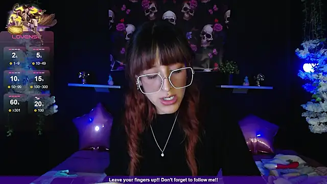 Snapshot of Hairydoll_ chatting on November 2025 10:07:02 PM Hairydoll online show from November 2025 10:07:02 PM