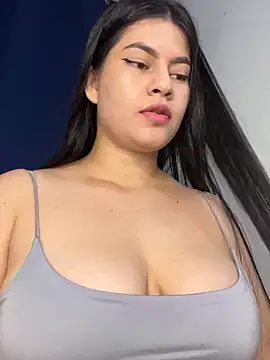 Snapshot of Saanvi21 chatting on September 2025 02:11:02 AM Saanvi21 online show from September 2025 02:11:02 AM