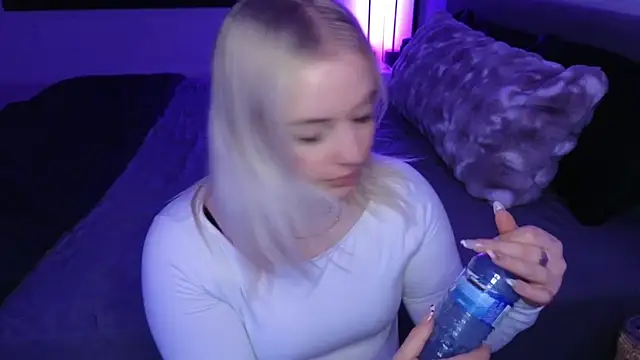 margot robbie7 online show from February 2026 11:43:01 PM