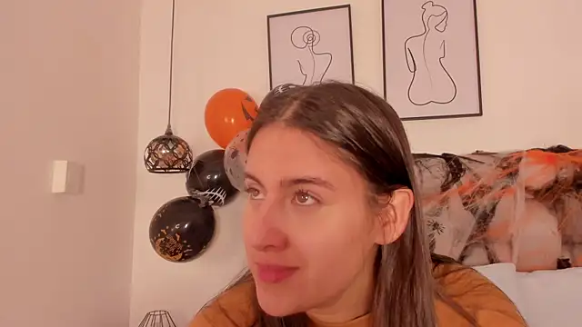 Snapshot of Hanna_Evans__ chatting on October 2025 12:34:02 PM Hanna Evans online show from October 2025 12:34:02 PM