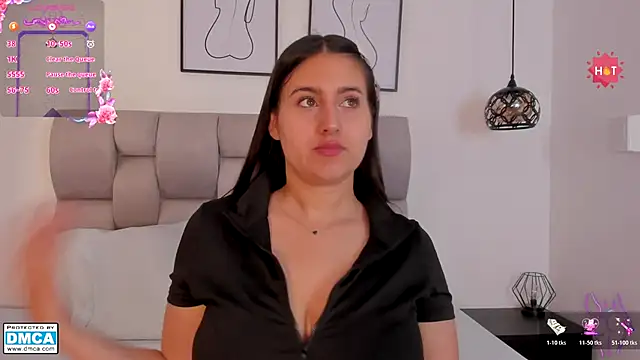 Snapshot of Hanna_Evans__ chatting on November 2025 12:18:01 PM Hanna Evans online show from November 2025 12:18:01 PM