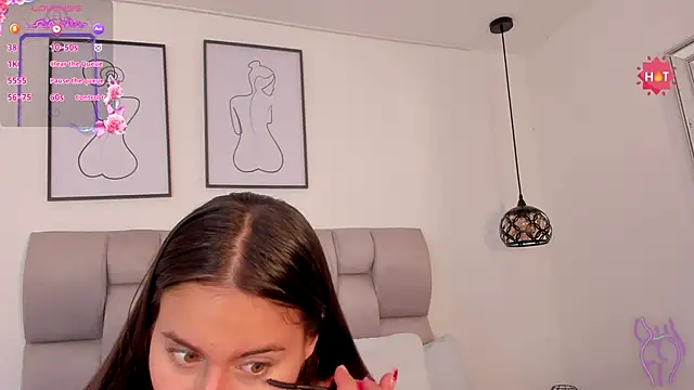 Snapshot of Hanna_Evans__ chatting on November 2025 04:34:02 AM Hanna Evans online show from November 2025 04:34:02 AM