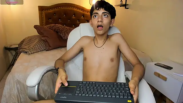 Matty Sparkk online show from March 2025 04:29:02 PM