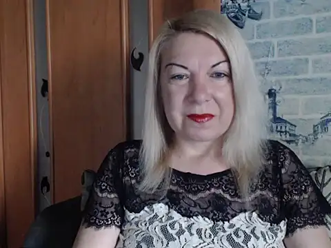 Lillia Ray online show from June 2026 07:00:01 AM