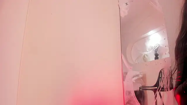 Snapshot of Hot_valerygh chatting on November 2025 07:47:01 PM Hot valerygh online show from November 2025 07:47:01 PM