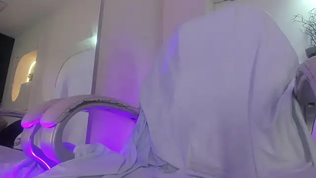 Snapshot of Hot_valerygh chatting on November 2025 08:20:01 PM Hot valerygh online show from November 2025 08:20:01 PM