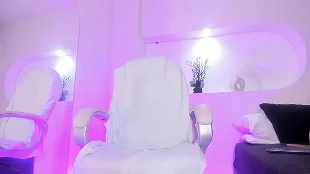 Snapshot of Hot_valerygh chatting on November 2025 06:28:02 PM Hot valerygh online show from November 2025 06:28:02 PM