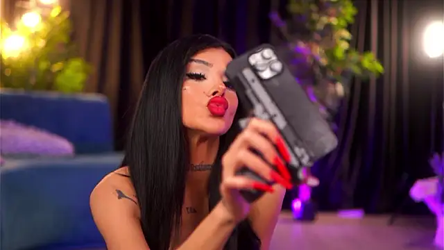 ChicaOra online show from March 2026 12:04:01 AM