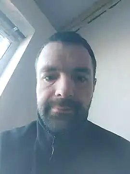 Snapshot of MaksDzubaV chatting on March 2025 06:19:01 AM MaksDzubaV online show from March 2025 06:19:01 AM