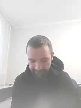 Snapshot of MaksDzubaV chatting on October 2025 06:47:01 AM MaksDzubaV online show from October 2025 06:47:01 AM