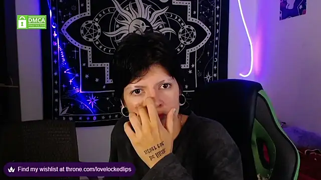 lovelockedlips online show from October 2025 01:59:02 AM