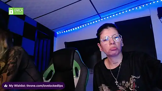 lovelockedlips online show from July 2026 01:11:01 AM