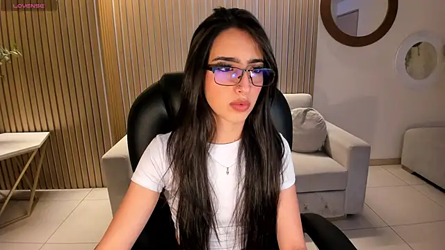 LarisaSmirnov online show from October 2025 04:34:02 AM