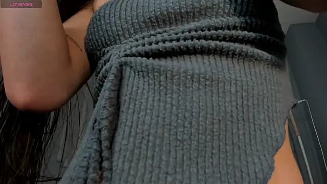 MaiaCollins online show from November 2025 06:40:01 PM