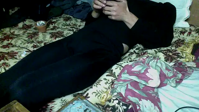 JoaoPinto0 online show from November 2025 12:33:01 AM