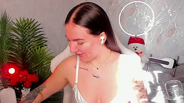 Snapshot of babyisperfect chatting on February 2026 04:01:02 AM babyisperfect online show from February 2026 04:01:02 AM