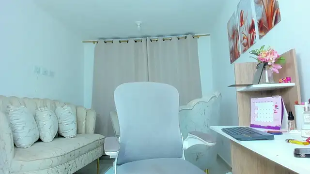 karol f00x online show from November 2025 02:03:01 AM