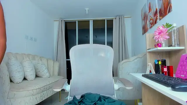 karol f00x online show from February 2026 01:02:01 AM