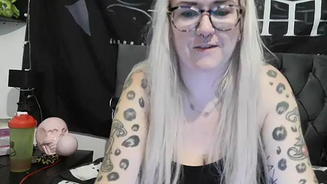 Snapshot of Sizzling_Indie36 chatting on October 2025 11:53:01 PM Sizzling Indie36 online show from October 2025 11:53:01 PM