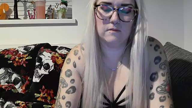 Snapshot of Sizzling_Indie36 chatting on October 2025 01:20:02 AM Sizzling Indie36 online show from October 2025 01:20:02 AM