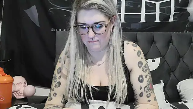 Snapshot of Sizzling_Indie36 chatting on December 2025 12:15:01 AM Sizzling Indie36 online show from December 2025 12:15:01 AM