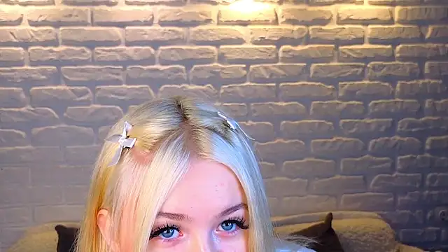 minigirl online show from March 2025 03:20:01 AM