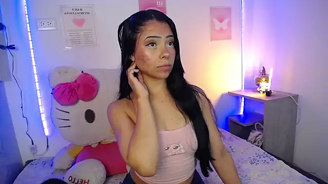 Snapshot of Emilybutterfly1 chatting on November 2025 03:39:01 AM Emilybutterfly1 online show from November 2025 03:39:01 AM