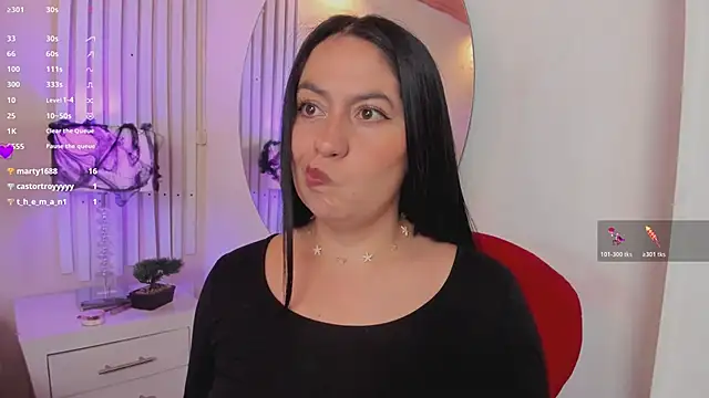 Snapshot of AliceCorner chatting on October 2025 12:34:02 PM AliceCorner online show from October 2025 12:34:02 PM