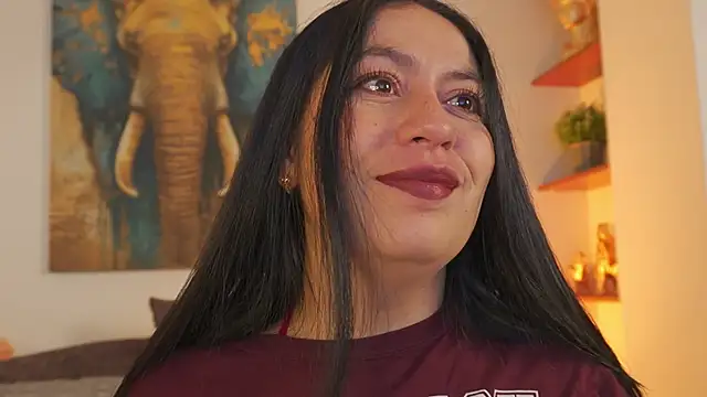 Snapshot of AliceCorner chatting on December 2025 12:14:02 PM AliceCorner online show from December 2025 12:14:02 PM