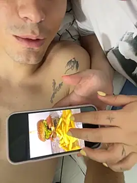 Snapshot of pareja_curiosa19 chatting on October 2025 02:21:01 AM pareja curiosa19 online show from October 2025 02:21:01 AM