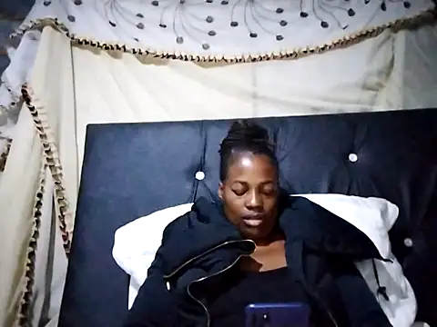 sexylira online show from April 2026 10:43:01 AM