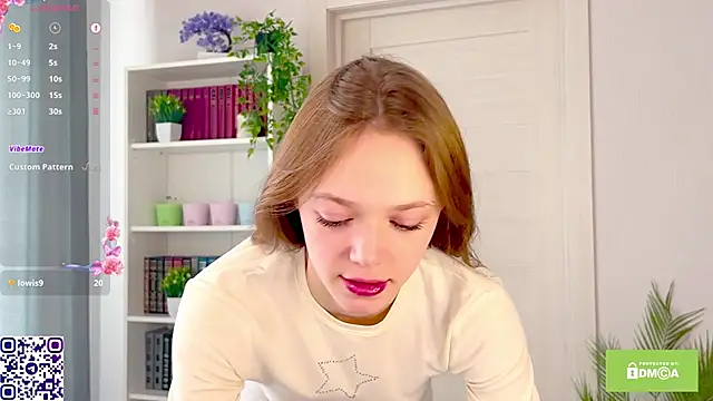 Snapshot of Sweet_Piece chatting on March 2025 10:25:02 AM Sweet Piece online show from March 2025 10:25:02 AM