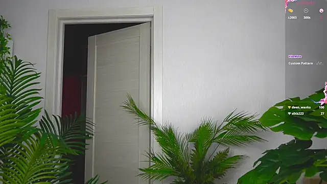 Snapshot of Sweet_Piece chatting on September 2025 03:45:01 PM Sweet Piece online show from September 2025 03:45:01 PM