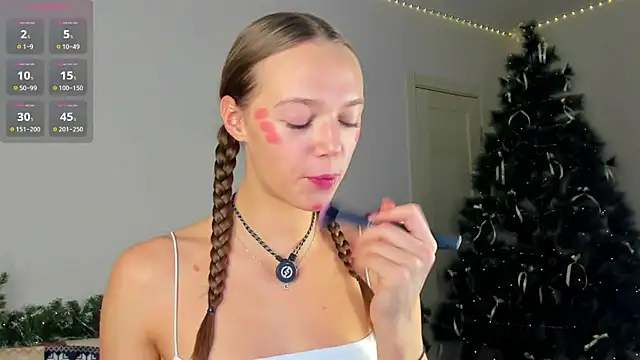 Snapshot of Sweet_Piece chatting on December 2025 10:17:02 PM Sweet Piece online show from December 2025 10:17:02 PM