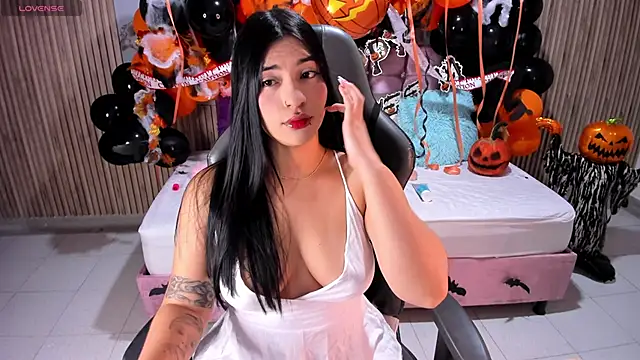 Nicolee19 online show from November 2025 10:59:02 AM