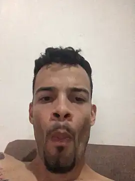 HenriquePhn online show from June 2026 07:05:01 PM