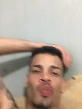 HenriquePhn online show from August 2026 05:06:02 AM