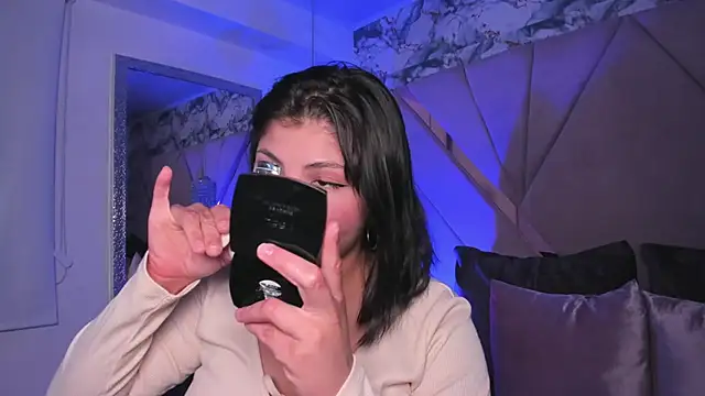 Snapshot of abby_roux chatting on December 2025 02:49:01 AM abby roux online show from December 2025 02:49:01 AM