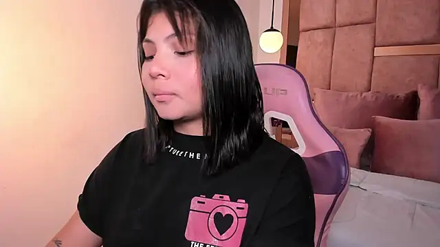 Snapshot of abby_roux chatting on February 2026 03:34:02 AM abby roux online show from February 2026 03:34:02 AM