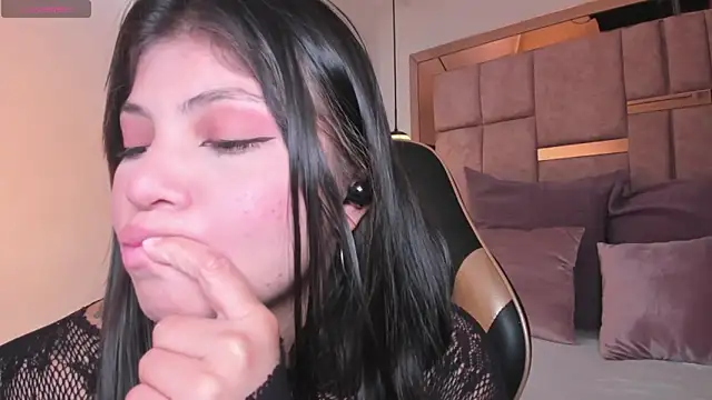 Snapshot of abby_roux chatting on February 2026 04:45:01 AM abby roux online show from February 2026 04:45:01 AM