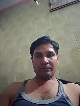 johnny8731 online show from April 2026 04:12:02 PM