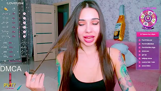 Snapshot of vinkiepinkie chatting on September 2025 04:56:01 PM vinkiepinkie online show from September 2025 04:56:01 PM