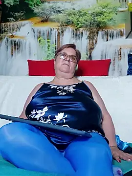 QueenPammy1 online show from January 2026 05:37:01 PM