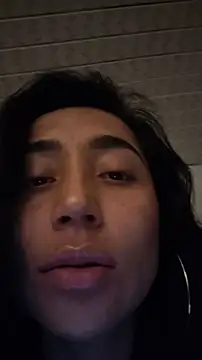 Snapshot of Elowyn chatting on November 2025 01:37:01 AM Elowyn online show from November 2025 01:37:01 AM